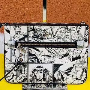 COACH MARVEL WRISTLET/ POUCH NWT